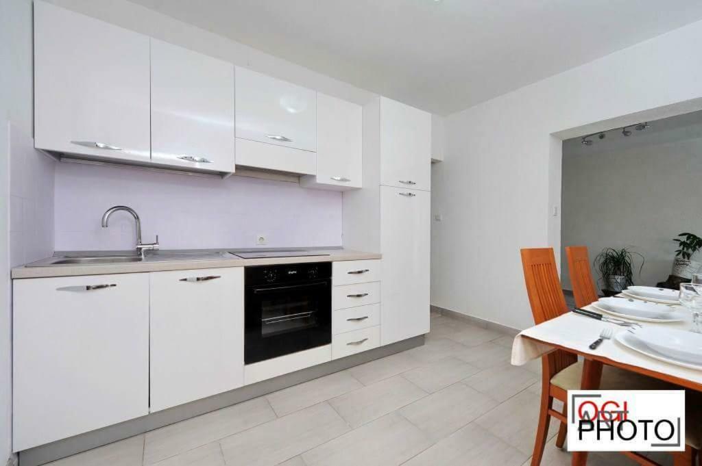 Apartments Marcela Stari Grad  Zewnętrze zdjęcie